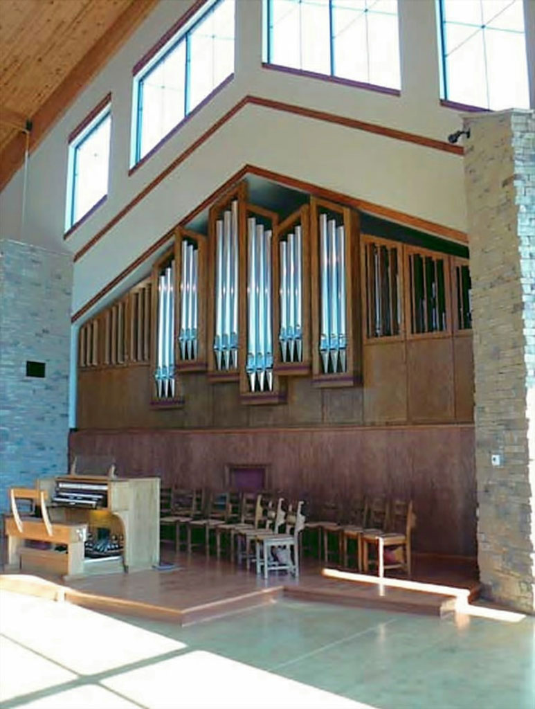 pipe organ console case living grace lutheran tucker georgia
